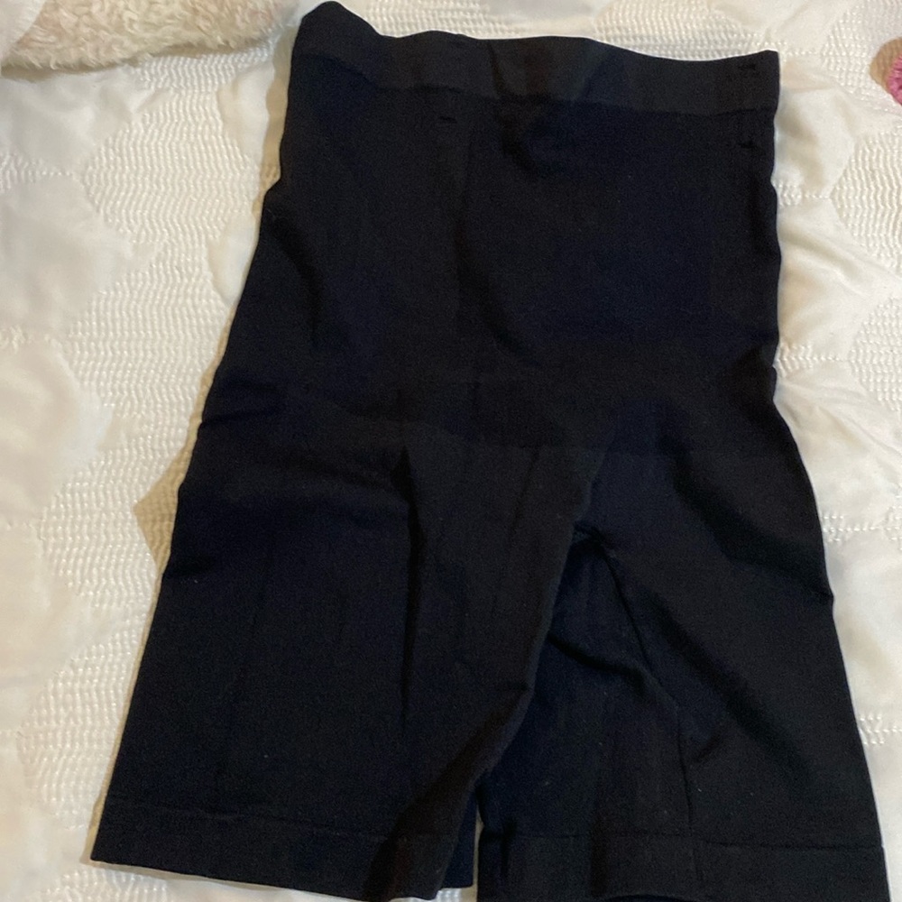 Empatua M/L Black  Shorts Shape-wear Shorts